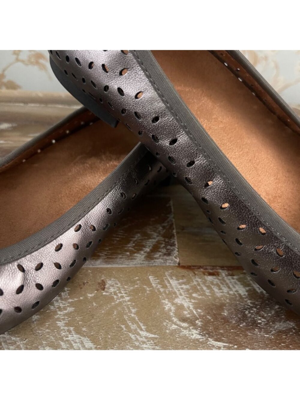 Vionic Womens Robyn II Perforated Leather Ballet Flats 7.5W Metallic Classic - Picture 10 of 14